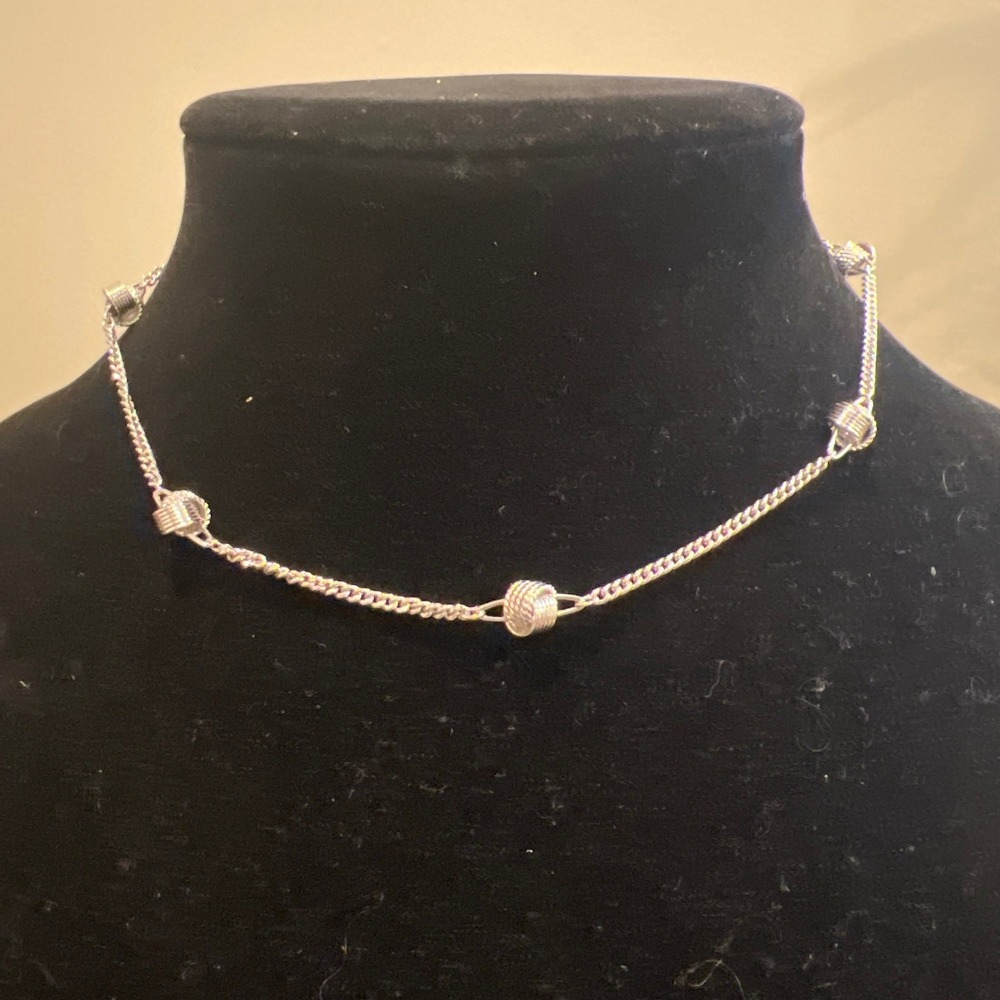 Vtg Avon Silver Tone Love Knot Curb Chain Choker Necklace 14 Inch Minimalist 90s